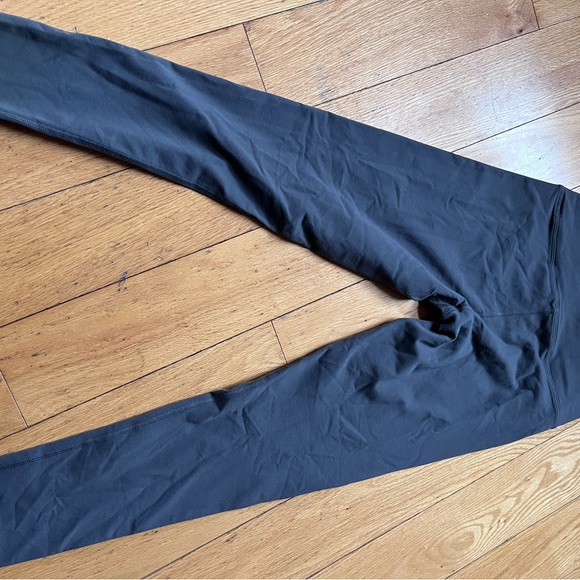 TNA Medium Workout Leggings Dark Grey and Pink - Picture 2 of 4